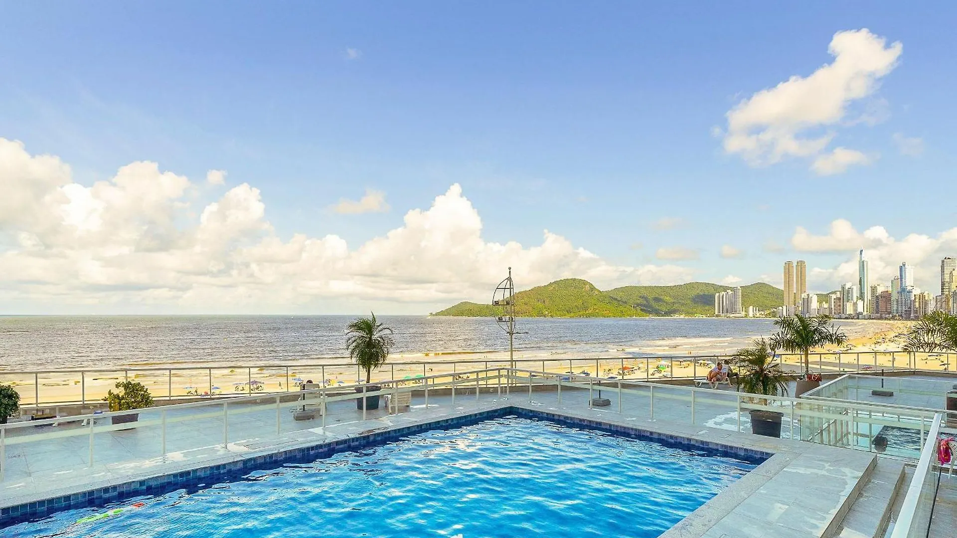 Apto Em Condominio Frente Mar Iptr0171 location